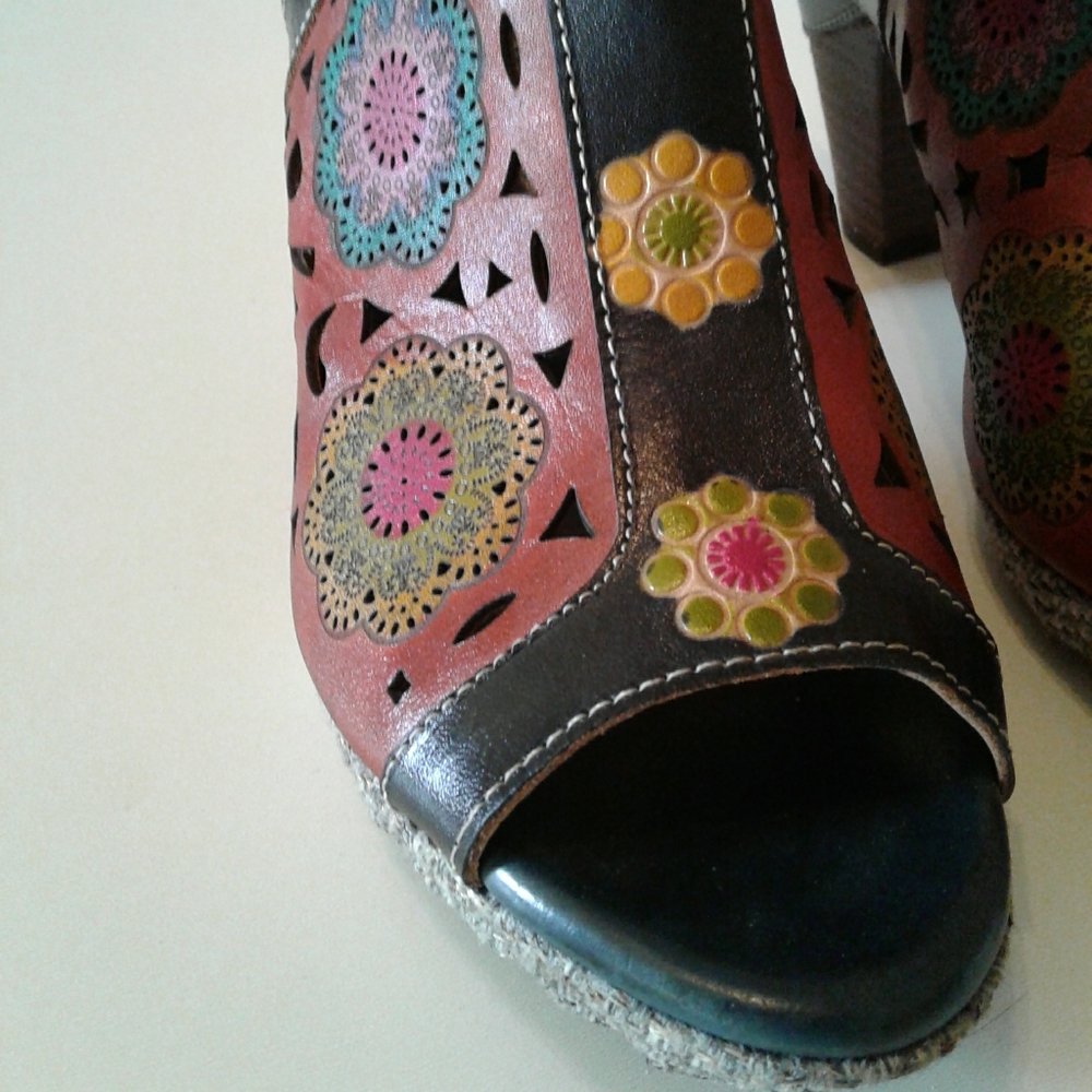 🌺PRICE DROP🌺 NEW L' Artiste Spring Step Wedge Mules/Sandals - Picture 5 of 10